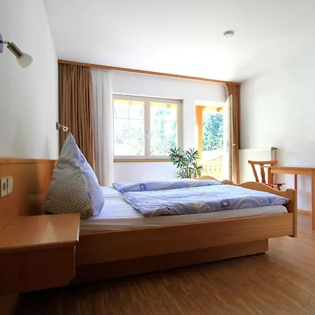 Waldpension Hengsthof Гостевой дом *